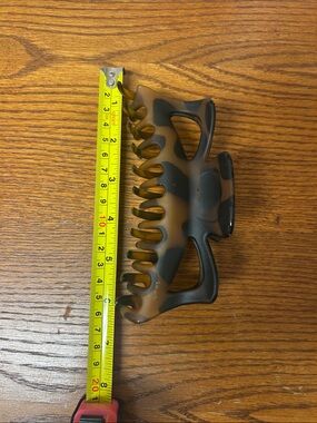 Tortoiseshell Hair Claw Clip - Brown & Black
